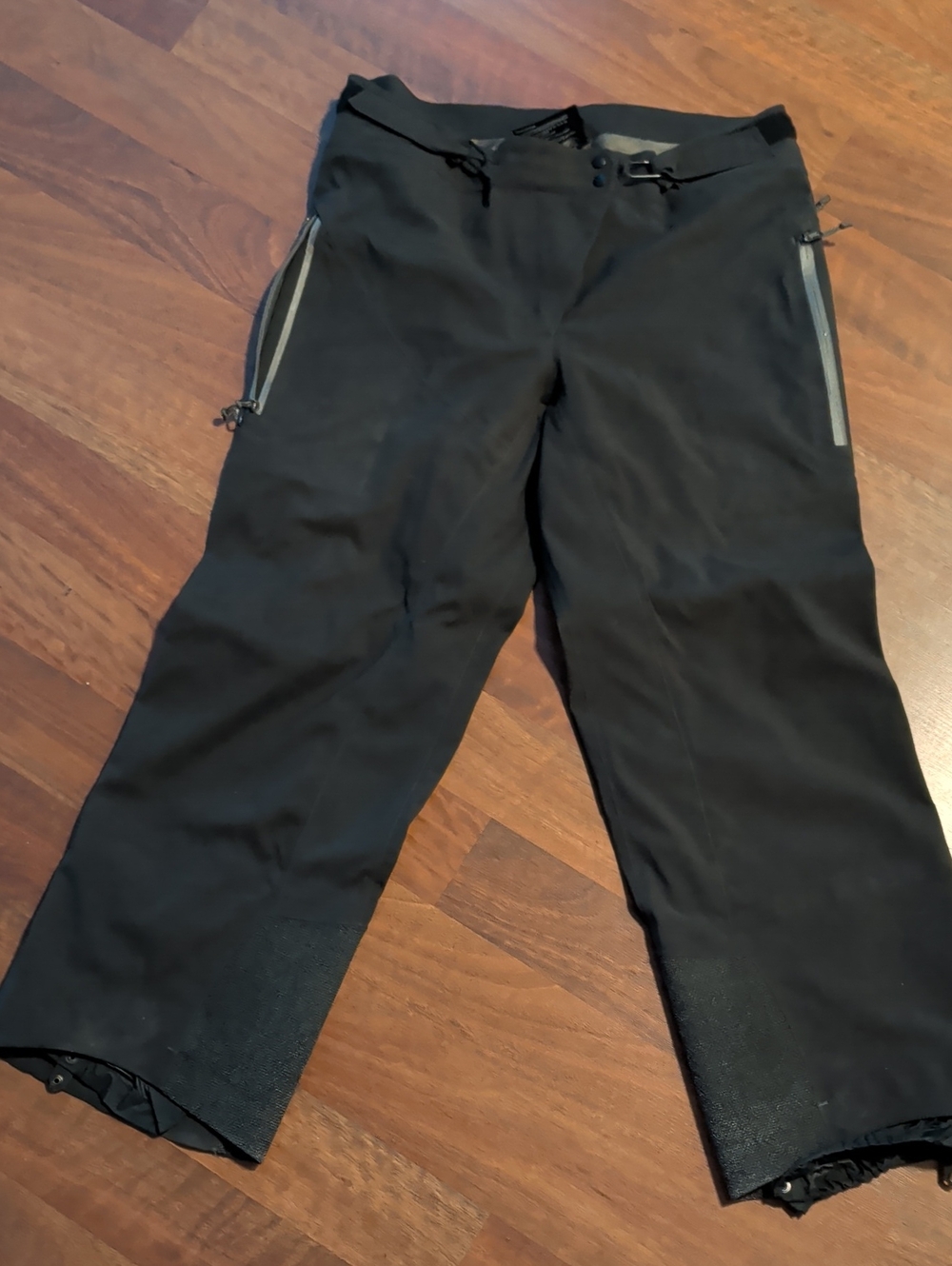 Arc'teryx Olive Green Large Technical Snowboard / Ski Pants
